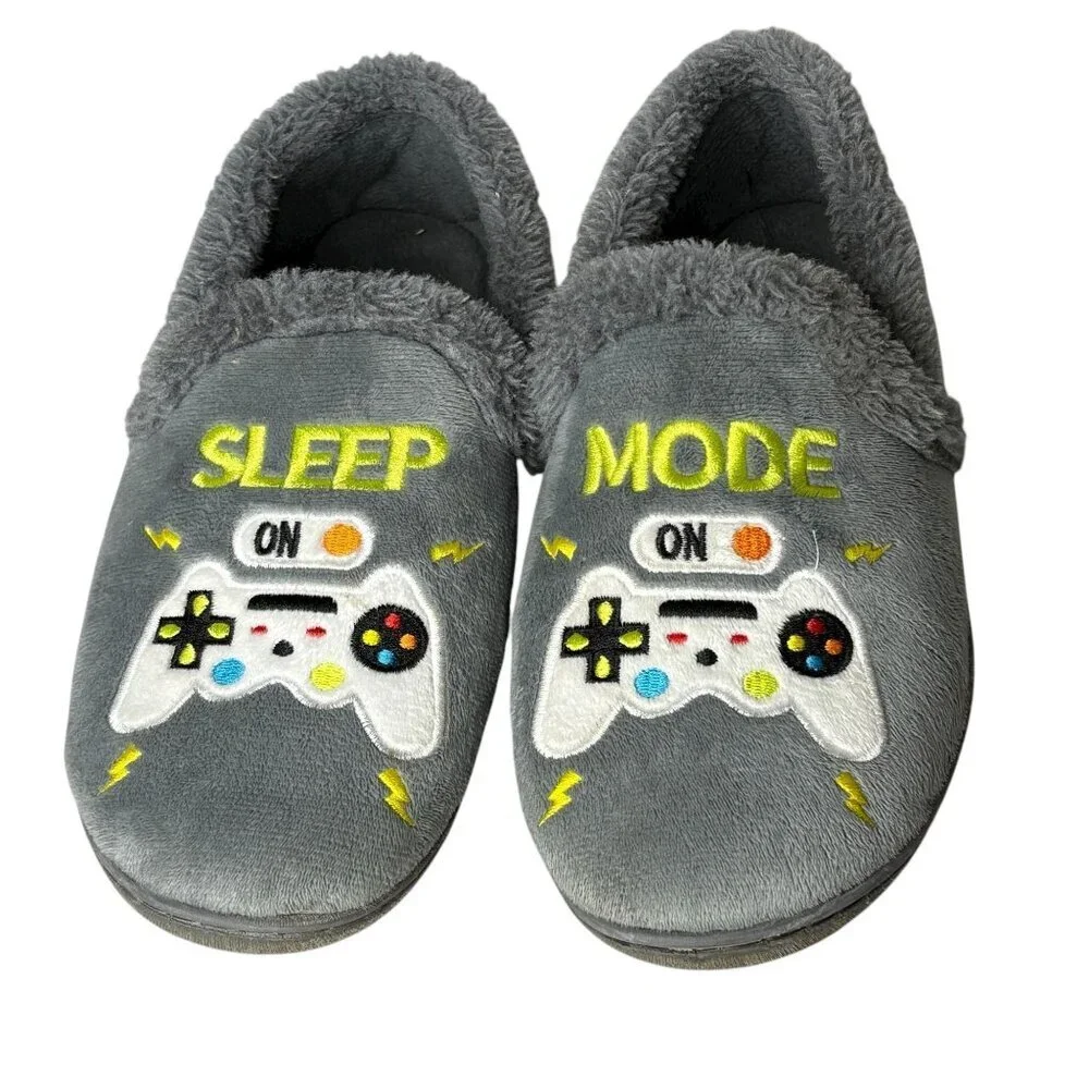 Wonder Nation Boys Slippers Gamer Size 6 Hard Bottom